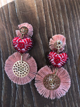 Load image into Gallery viewer, Peach statement Earrings